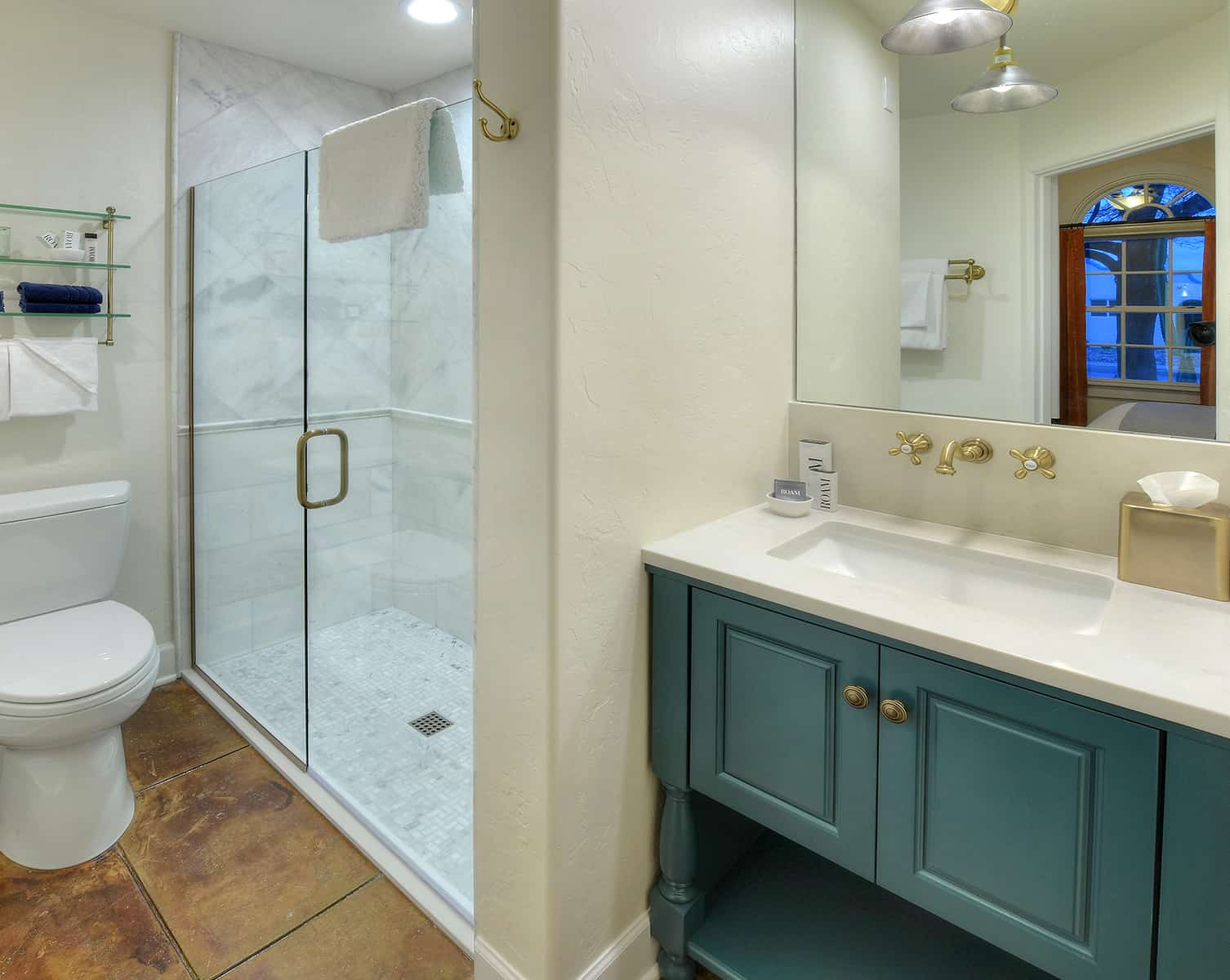 The George O. Hand Room bath