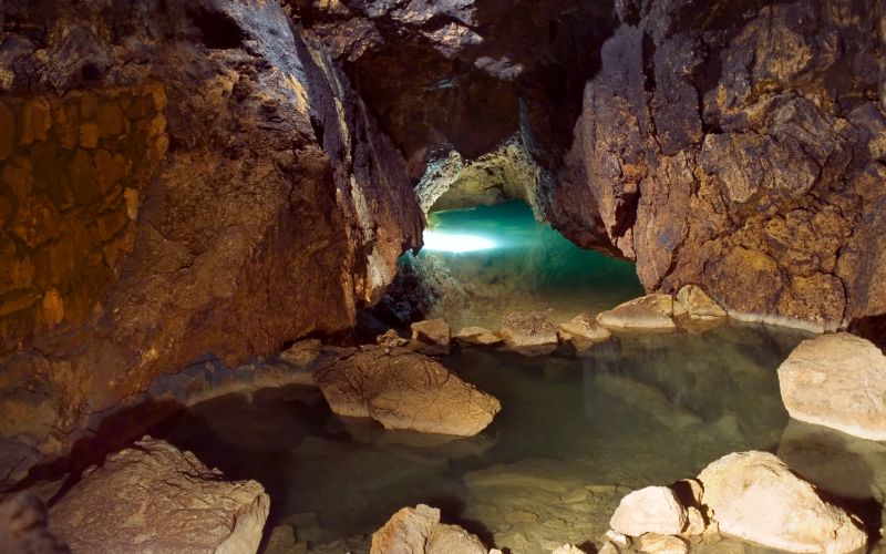 Cave Lake