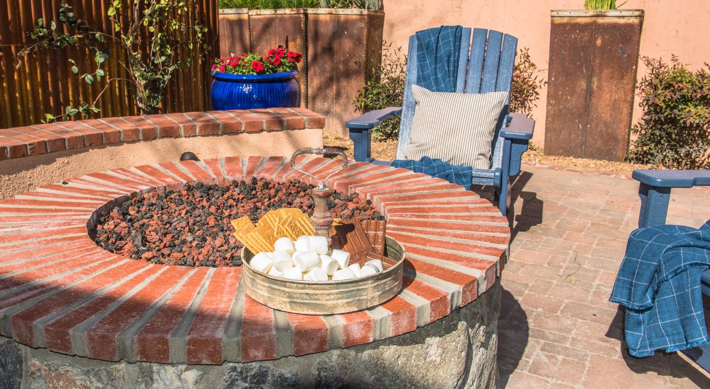 Outdoor fire pit with s'mores